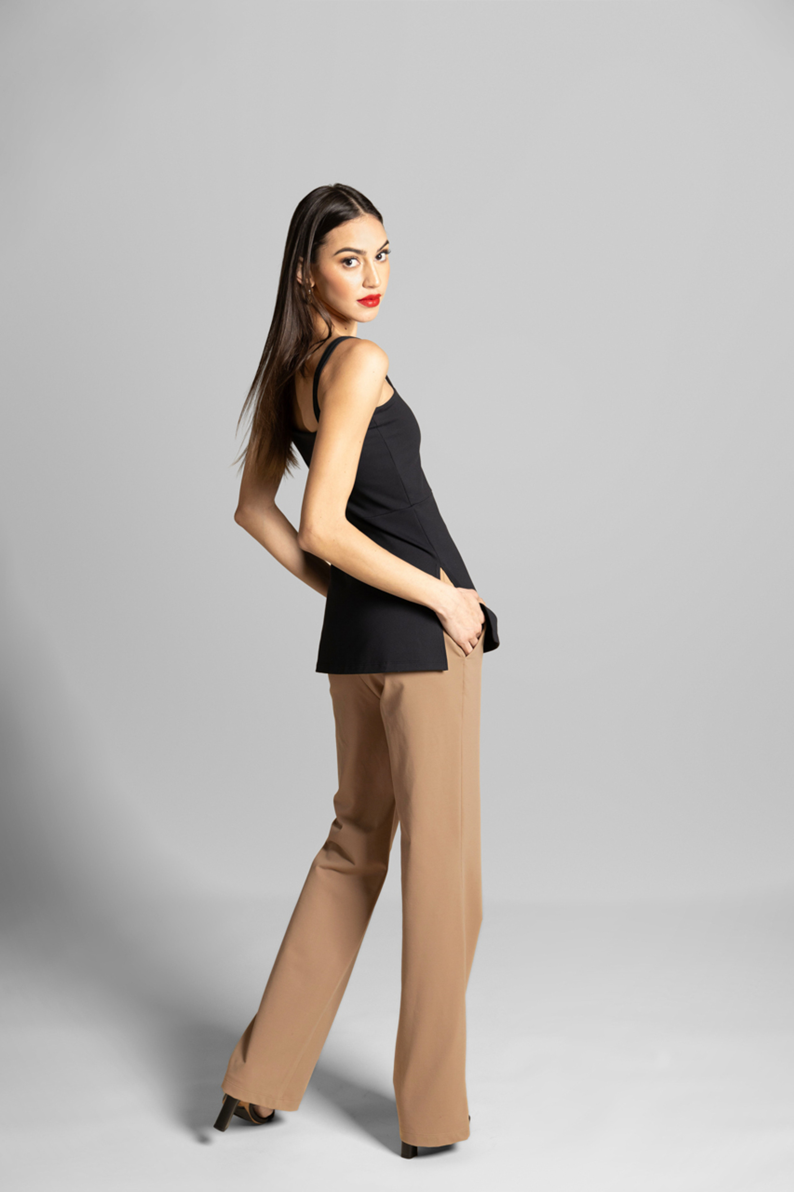 SIDE SLIT CAMI: BLACK | KIRAGRACE