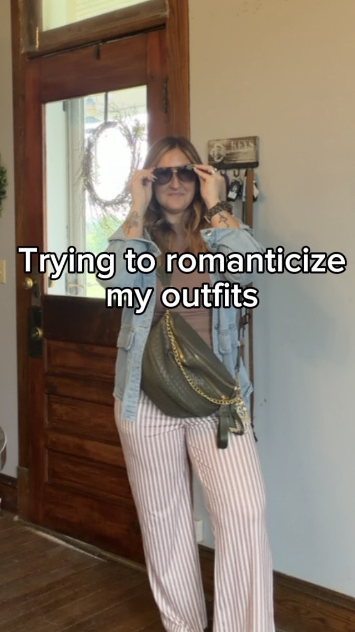 me trying to dress like summer in italy instead of target pick up line energy 🤍

but honestly… both versions of me are doing their best