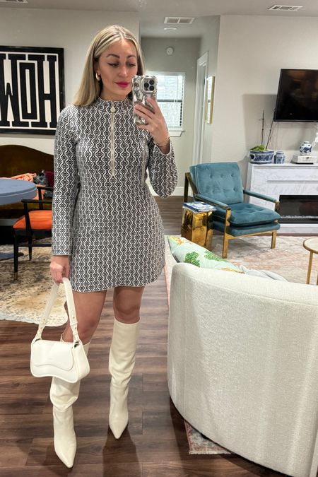 Cooler days here in Dallas call for this lovely jacquard Maje dress 🖤🤍 I love the mod pattern and gold hardware! I got it in a 4. I paired it with cream Sinbono bag and cream Sam Edelman boots! (Boots are also offered in extended calf sizing too!) 