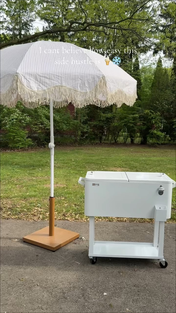 There’s ice cream cart and and umbrella duo are working hard! #icechest #icecreamcart #rollingcooler #summervibes

#earnscommissions