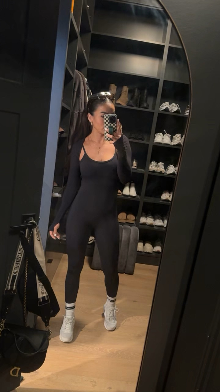 You need this bodysuit. So flattering!! 🖤🤤

#LTKFitness