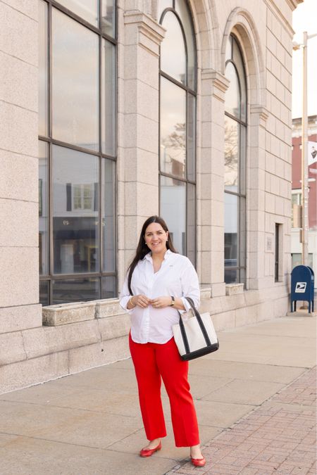 Are you RED-y for Monday?! 💋

These new sweater pants from @jcrew are just what this mom-to-be needs. Third trimester, exactly 36 weeks, ever felt so good! ❤️

On the blog, I share all of my J. Crew favorites. Comment RED for outfit details. 🥰



#LTKmidsize #LTKbump #LTKstyletip