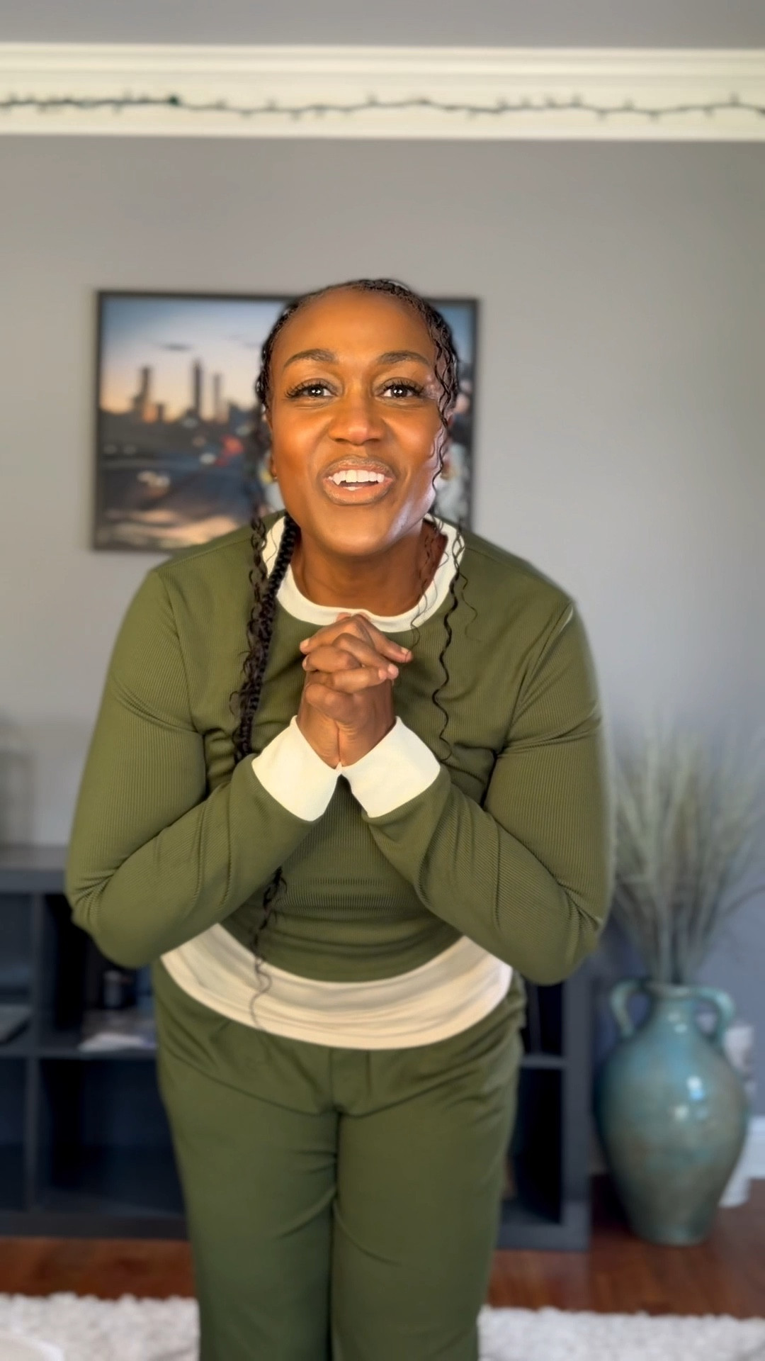 A break down of the Camo Purse! All the pockets and the zippers and extra deep spaces within this amazing bag!

#LTKOver40 #LTKFindsUnder50 #LTKItBag