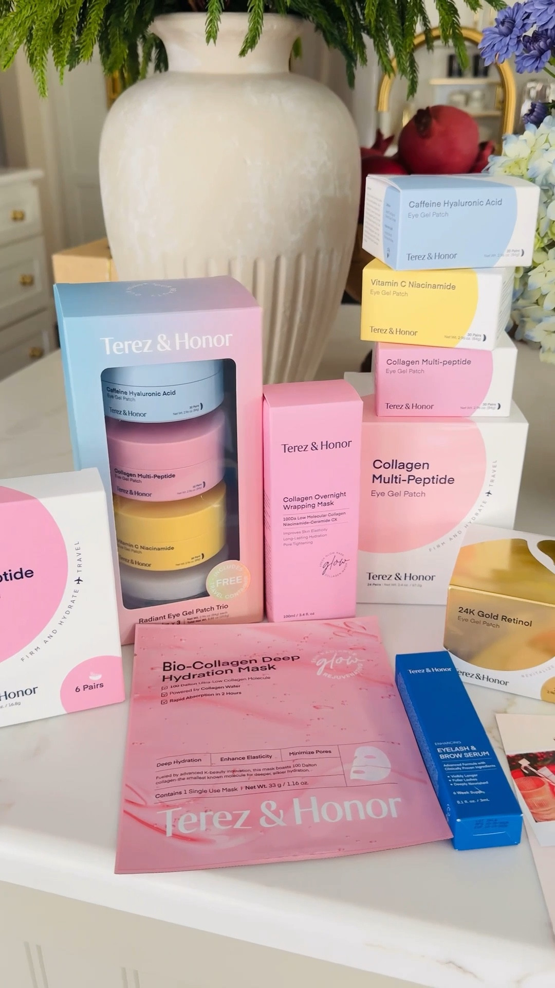 Just received the most amazing self care package form Terez & Honor Korean skincare!! I’ve heard some amazing things about their products and can’t wait to try these!!! 

Eye Gel patches 
Collagen overnight wrapping mask
Eyelash serum 
Face mask