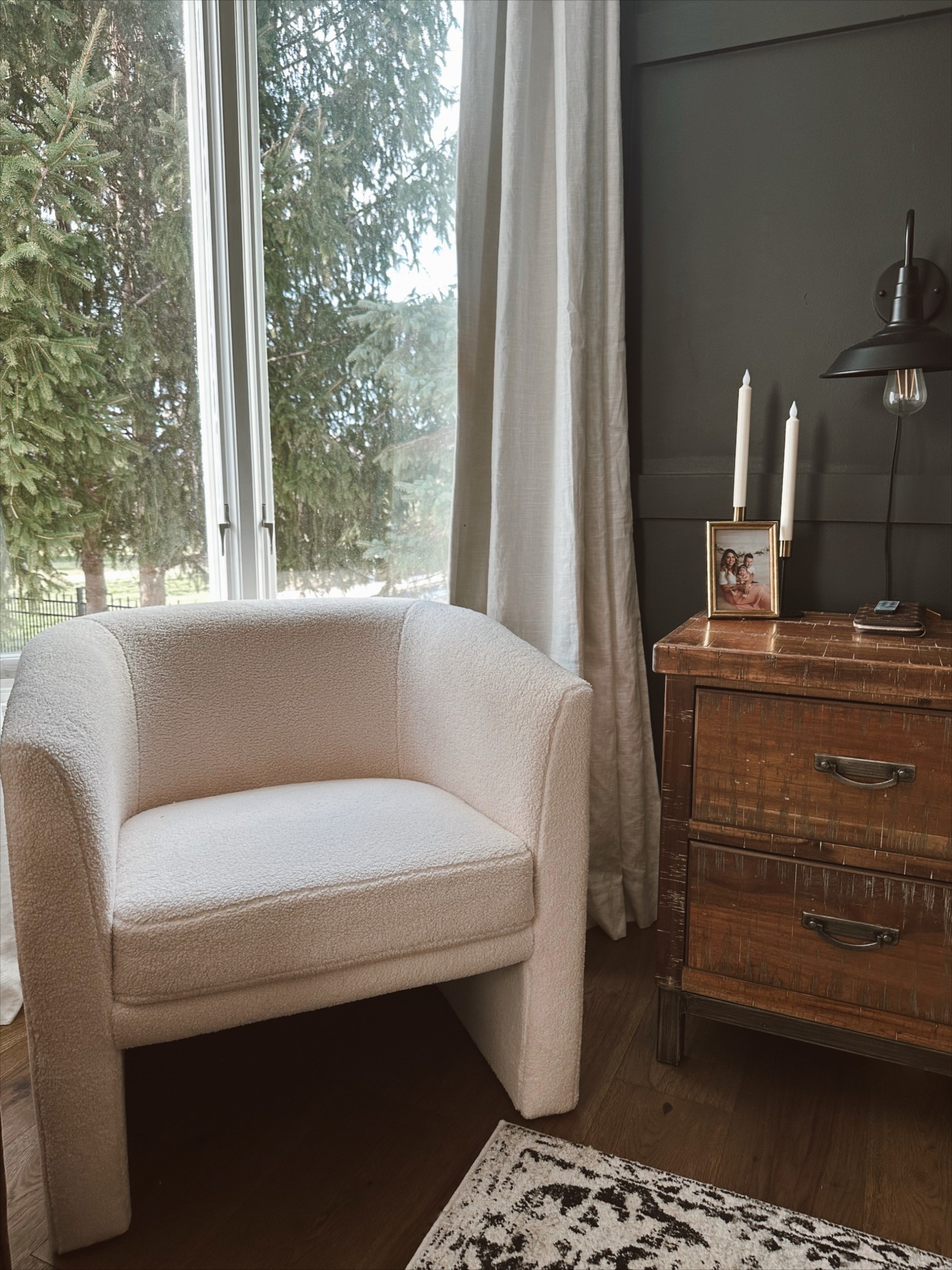 Target circle week!! The perfect time to get some of the things you’ve had your eyes on! Love this little corner of our bedroom! 

Target home 
Target finds 
Target decor 
Target sale 
Home decor 
Home finds 

#LTKHome #LTKSaleAlert #LTKStyleTip