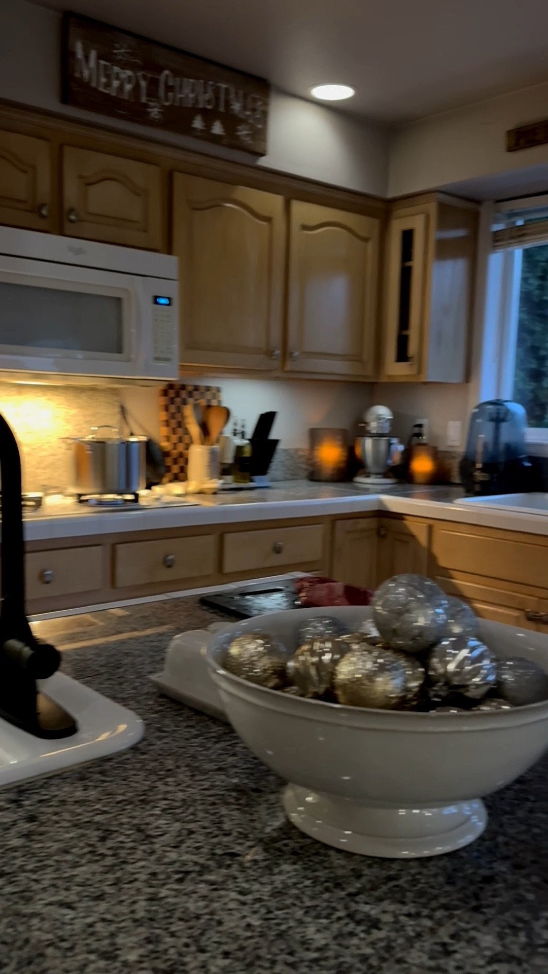 It’s Christmas time! Everything Amazon except the big pottery barn bowl 

#LTKSeasonal #LTKHome #LTKHoliday