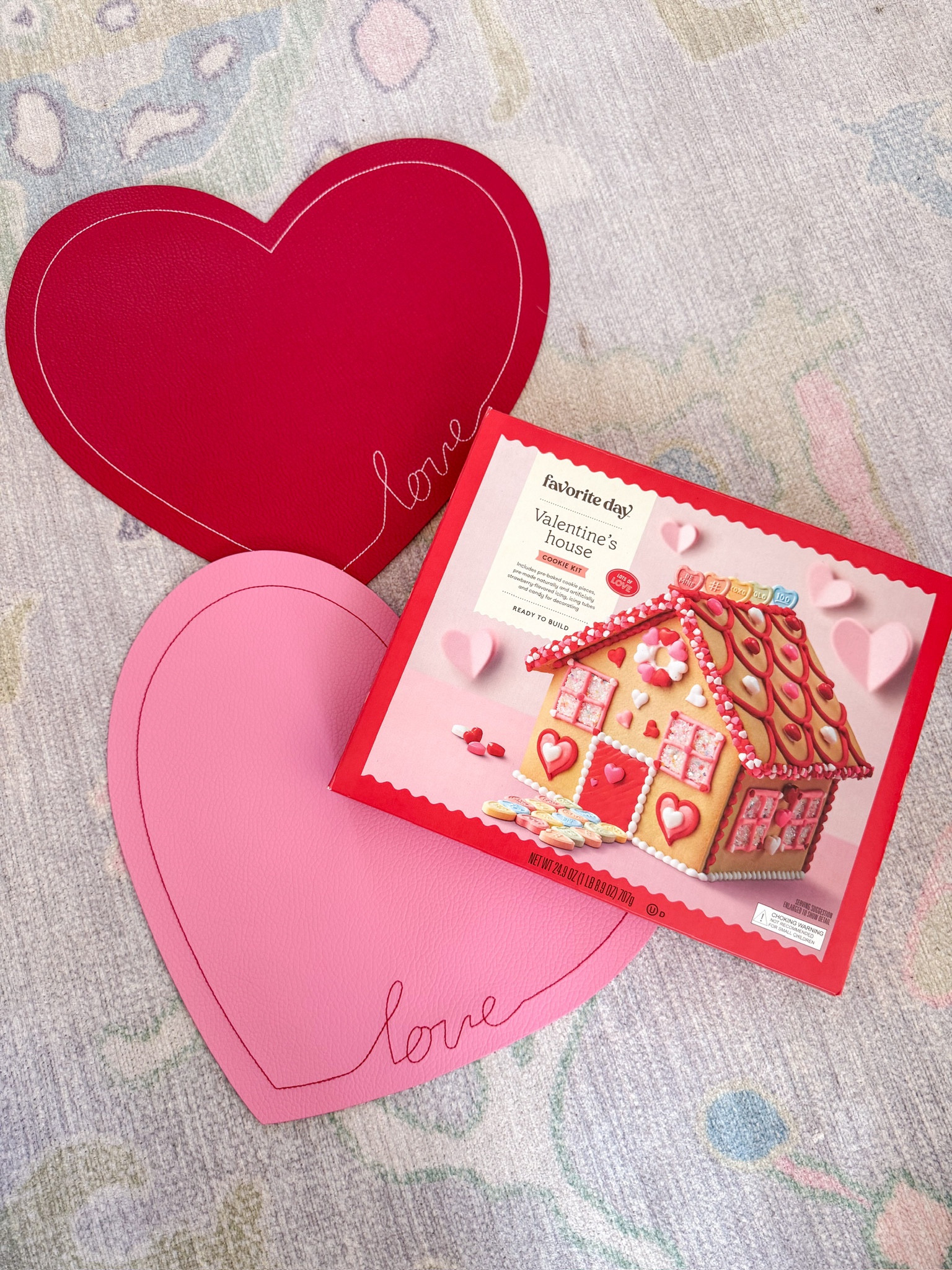 Looking for something fun to do with your little one before Valentine’s Day? I picked this up for Dottie and I to do and it is currently on sale for under $10.



Activities for kids 
Activities for children