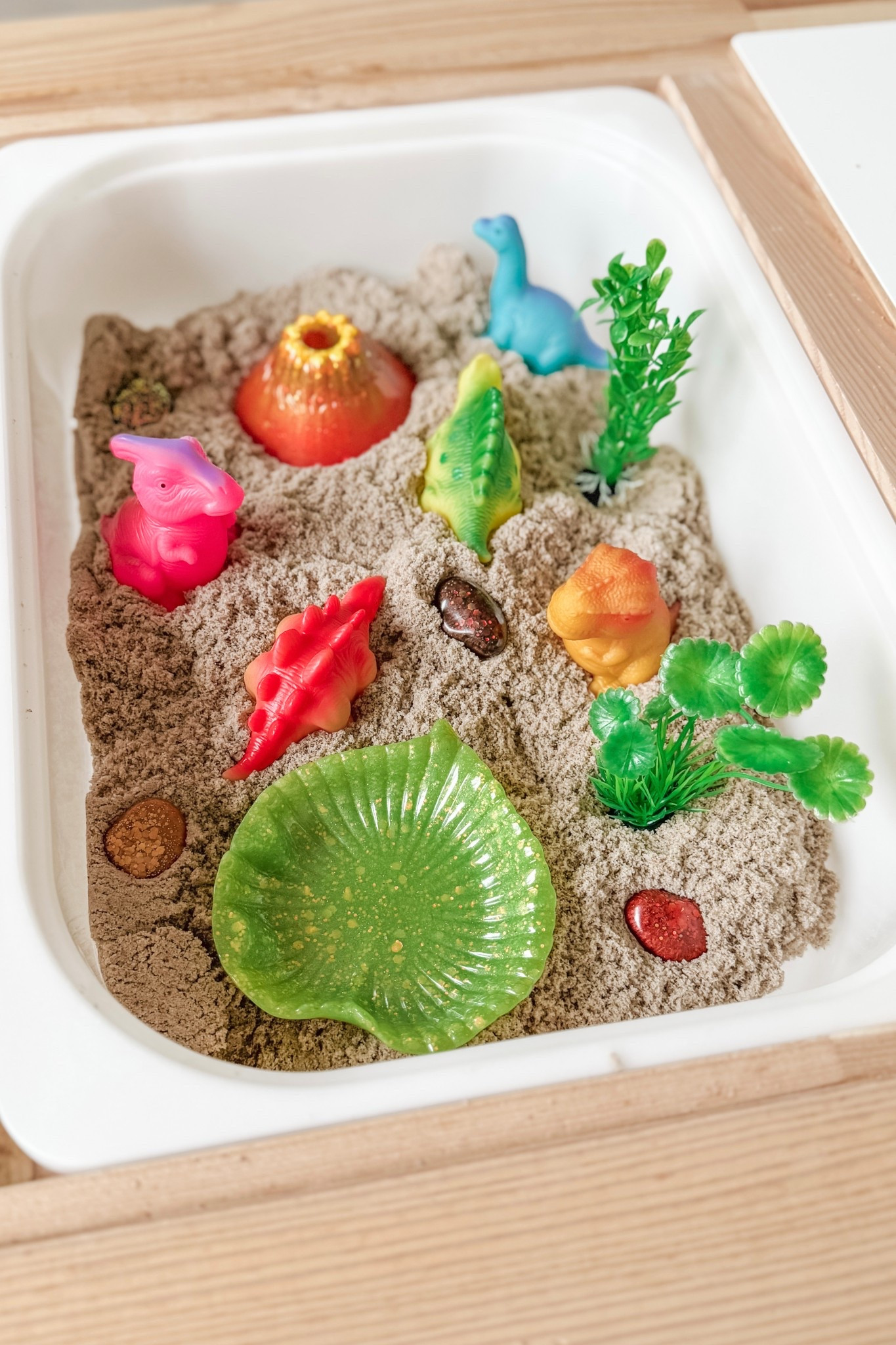 A little dino play to start our day! 🦕🦖🌋

Our dinosaurs are actually light up bath toys 🤭 our set is so old that I can’t link the exact one, but I found some similar (and even better, imo) sets.

All resin pieces (volcano, leaf dish and pebbles) are by @sileenie 

#LTKKids