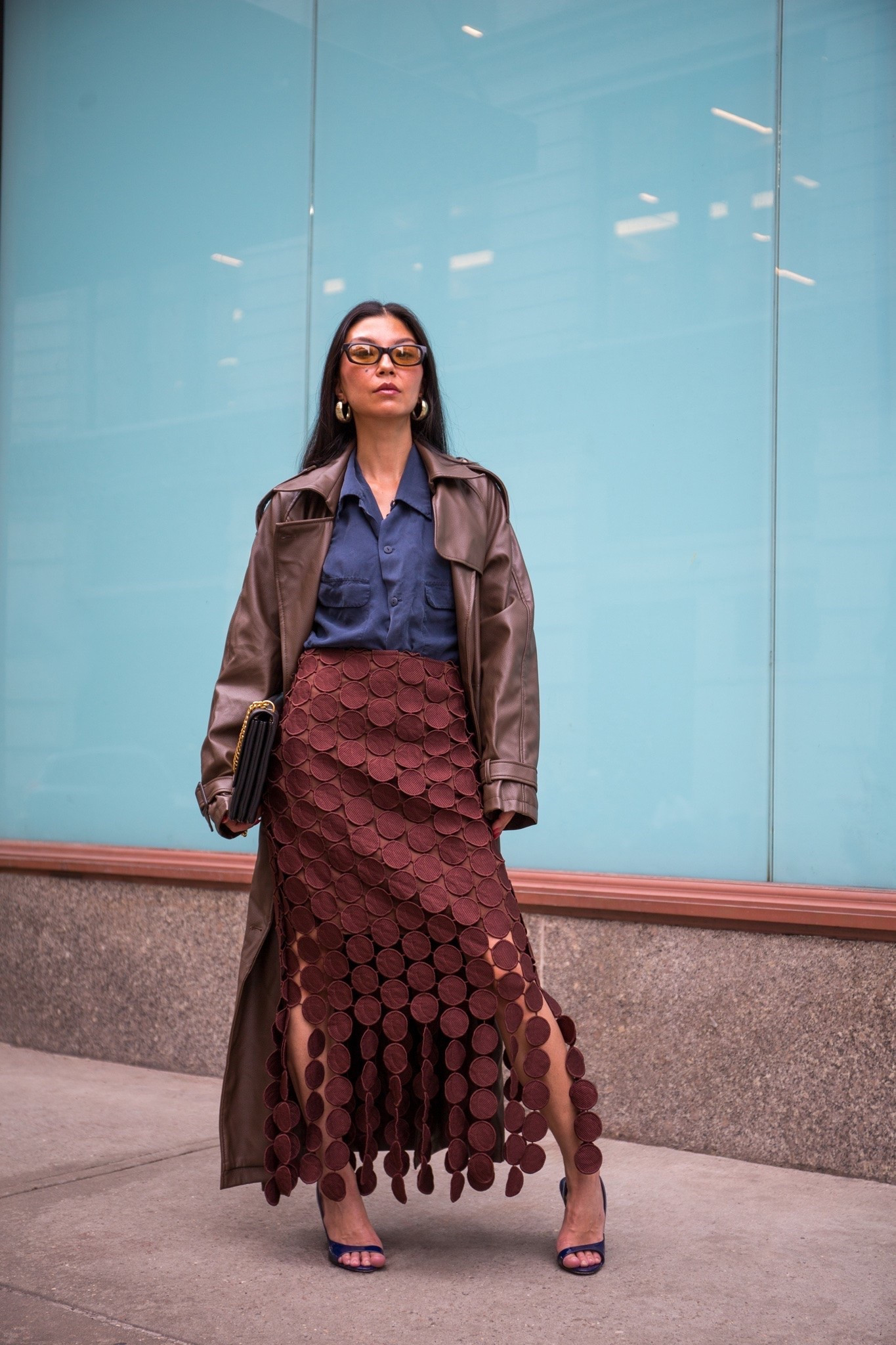 Dressed for the job I want: professionally overdressed. 🤎🫐  @anewsta_org

Work outfit that look expensive, because the office deserves a little drama. Leather, texture, and a skirt that clearly didn't come here to discuss spreadsheets. 😂
#anewsta #outfitinspiration #fallfashion #brownandblue #lookoftheday

#LTKootd #LTKSeasonal #LTKOver40