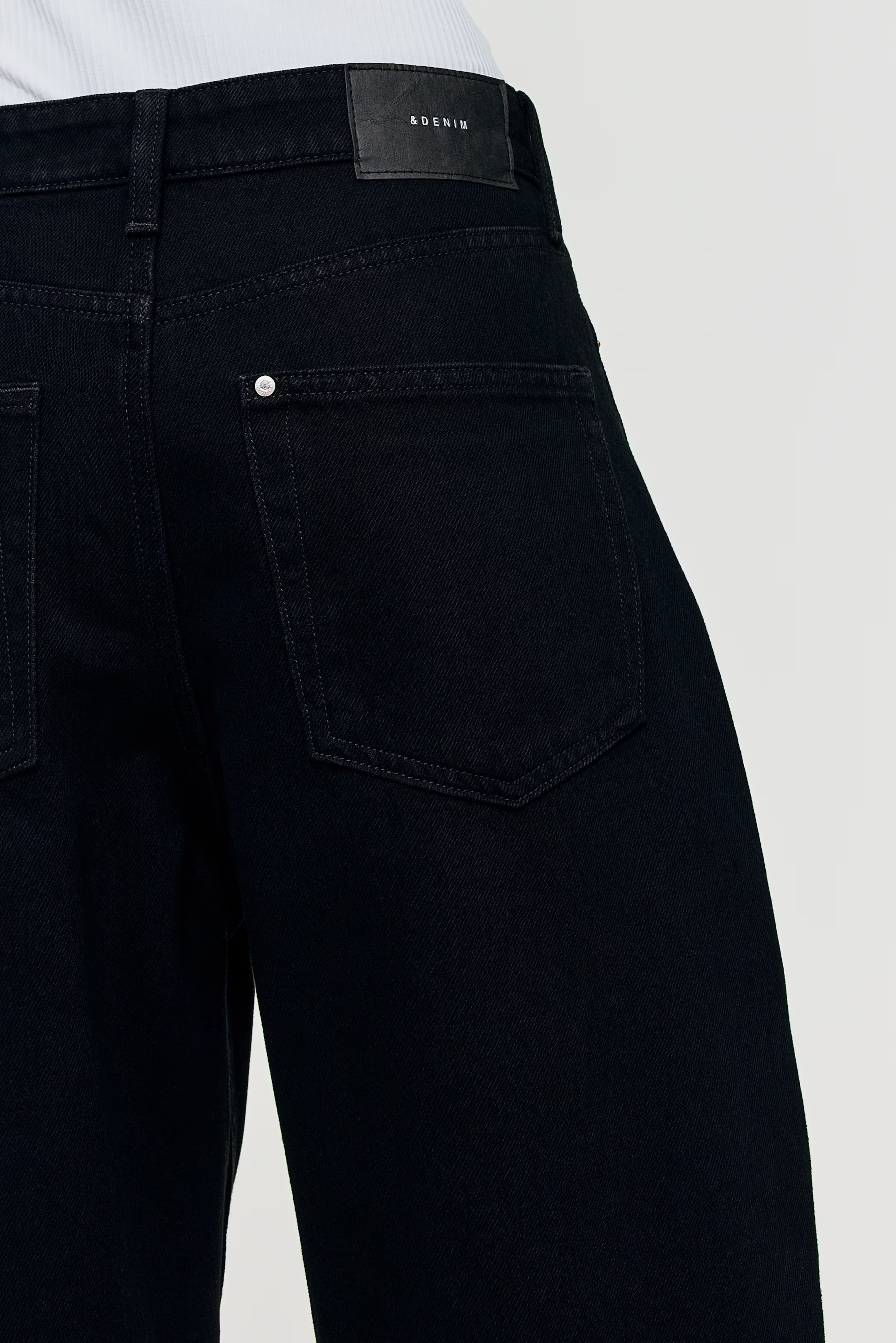 High Rise Barrel Leg Jeans | H&M (US + CA)