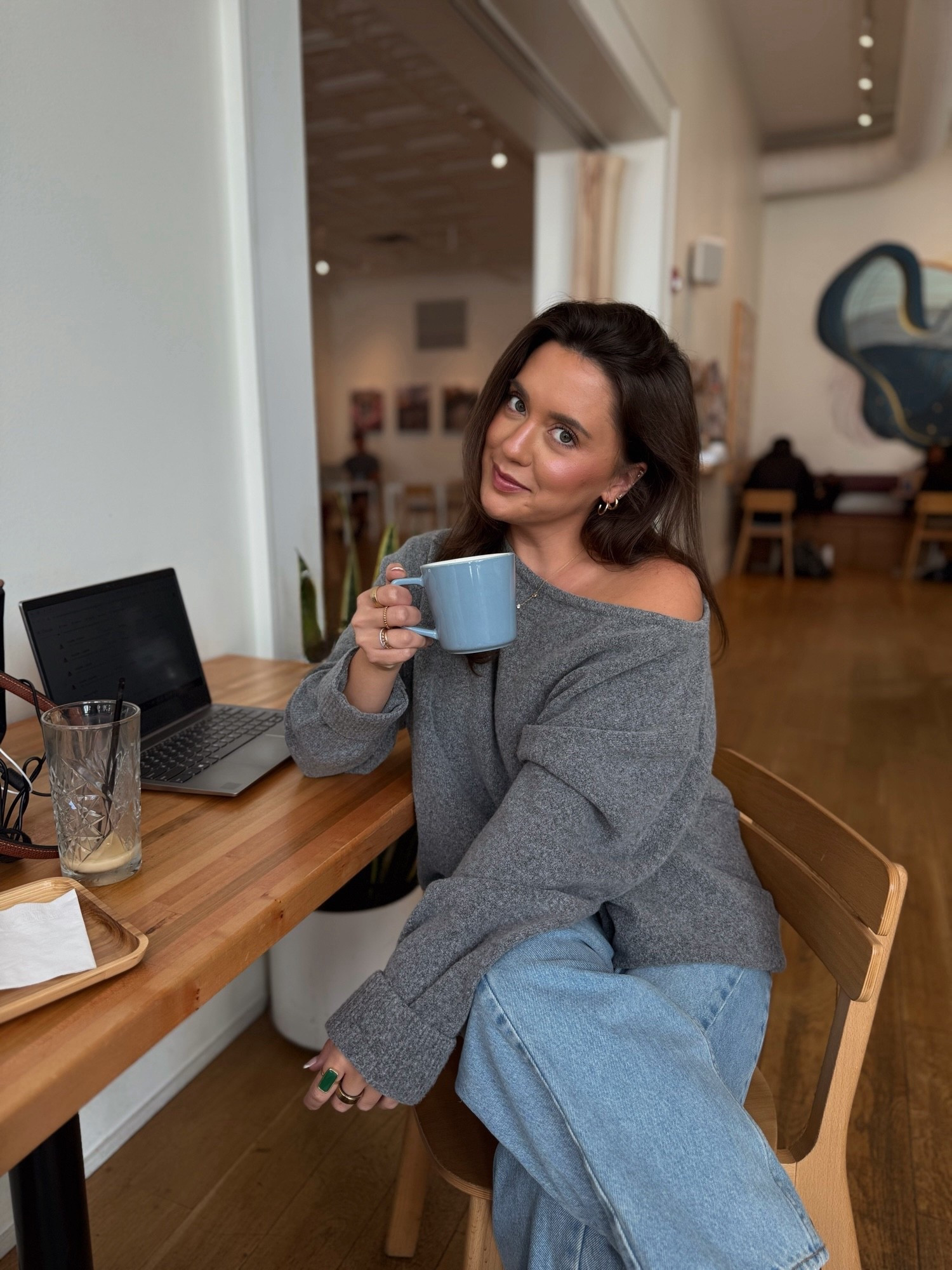 Off the shoulder sweater / M
Jeans / 29#LTKStyleTip

#LTKFindsUnder100