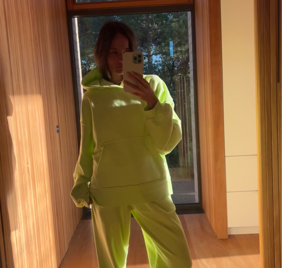 This color!!! Collection just launched! 💛