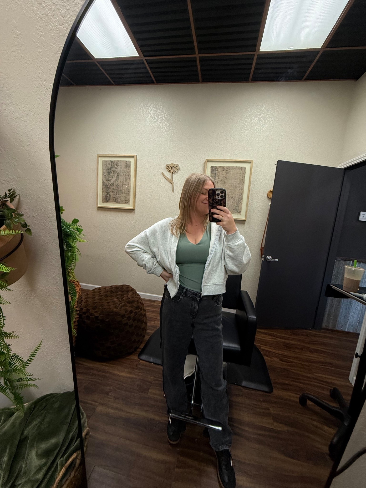 happy Thursday 



#LTKootd #LTKmomlife #LTKMidsize