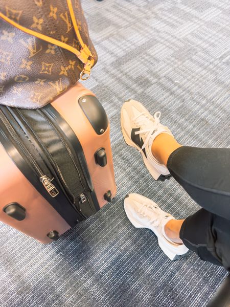 Comfy airport style💖

#LTKitbag #LTKfindsunder100 #LTKtravel