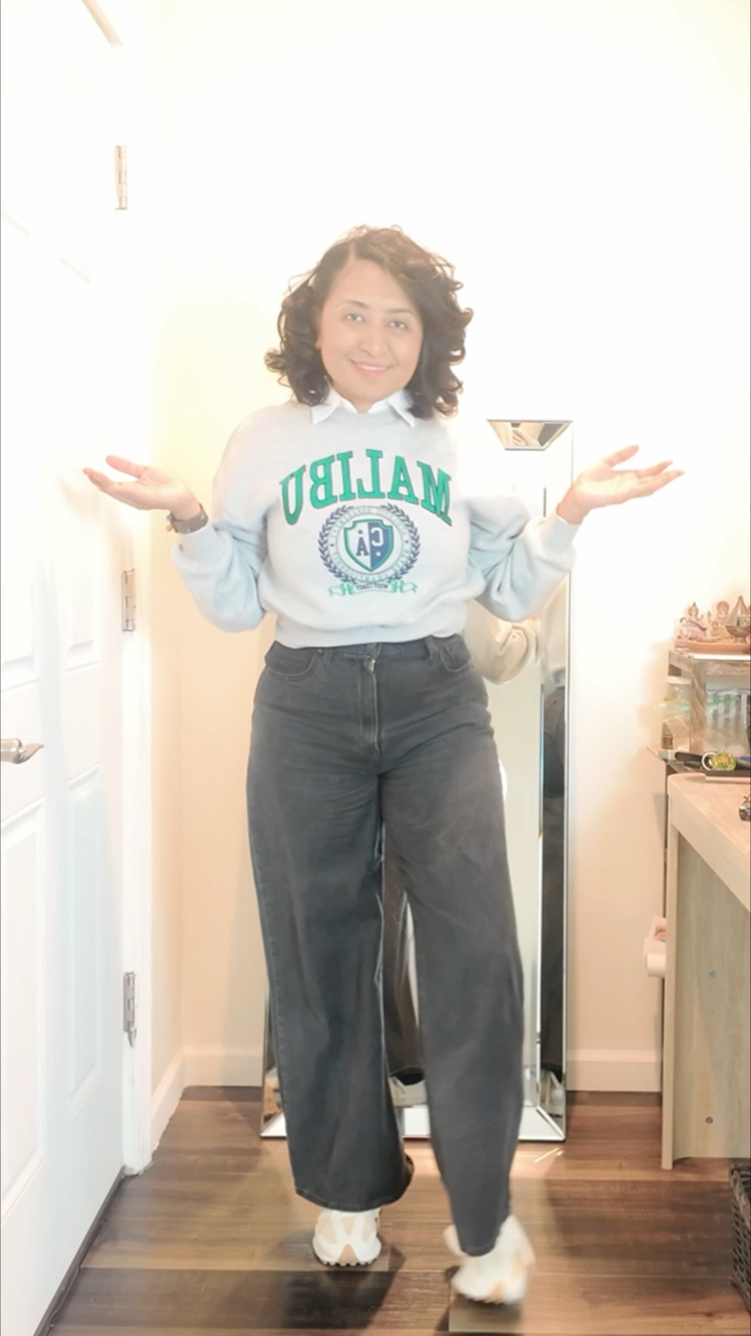 My Ootd and how I train my favorite @Levi's Cinch Waist Baggy before I go show houses. 

#LTKvlog #LTKdayinmylife #LTKootd