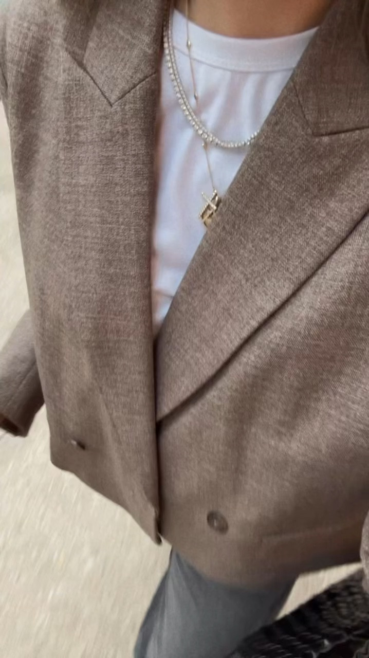 Nordstrom Blazer— Size Small // Cropped Blazer // Basic Tee // Mother Denim— Size Down

#LTKSeasonal #LTKStyleTip