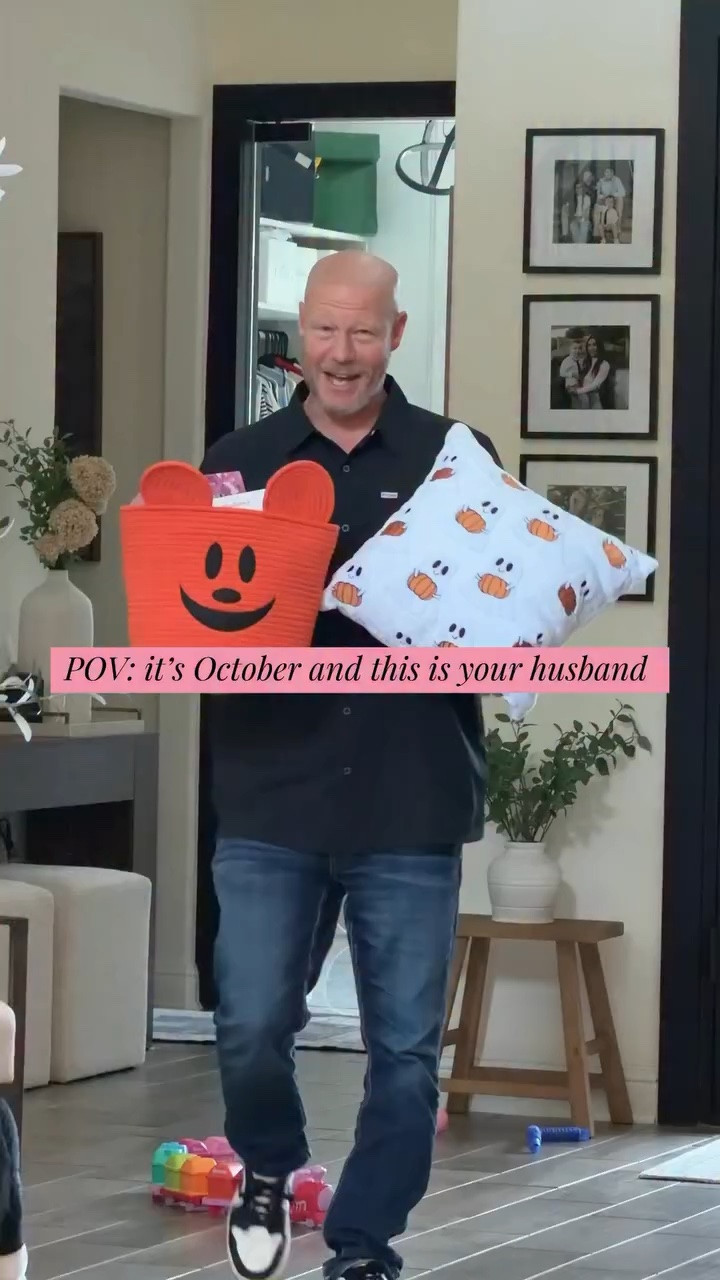 Boo basket from my booooo💗 he beat me to it this year🤭 basket on sale with code TAKE20

#boobasket #husband #husbandandwife #surprise #october birthday month

#LTKmomlife #LTKdayinmylife #LTKSaleAlert