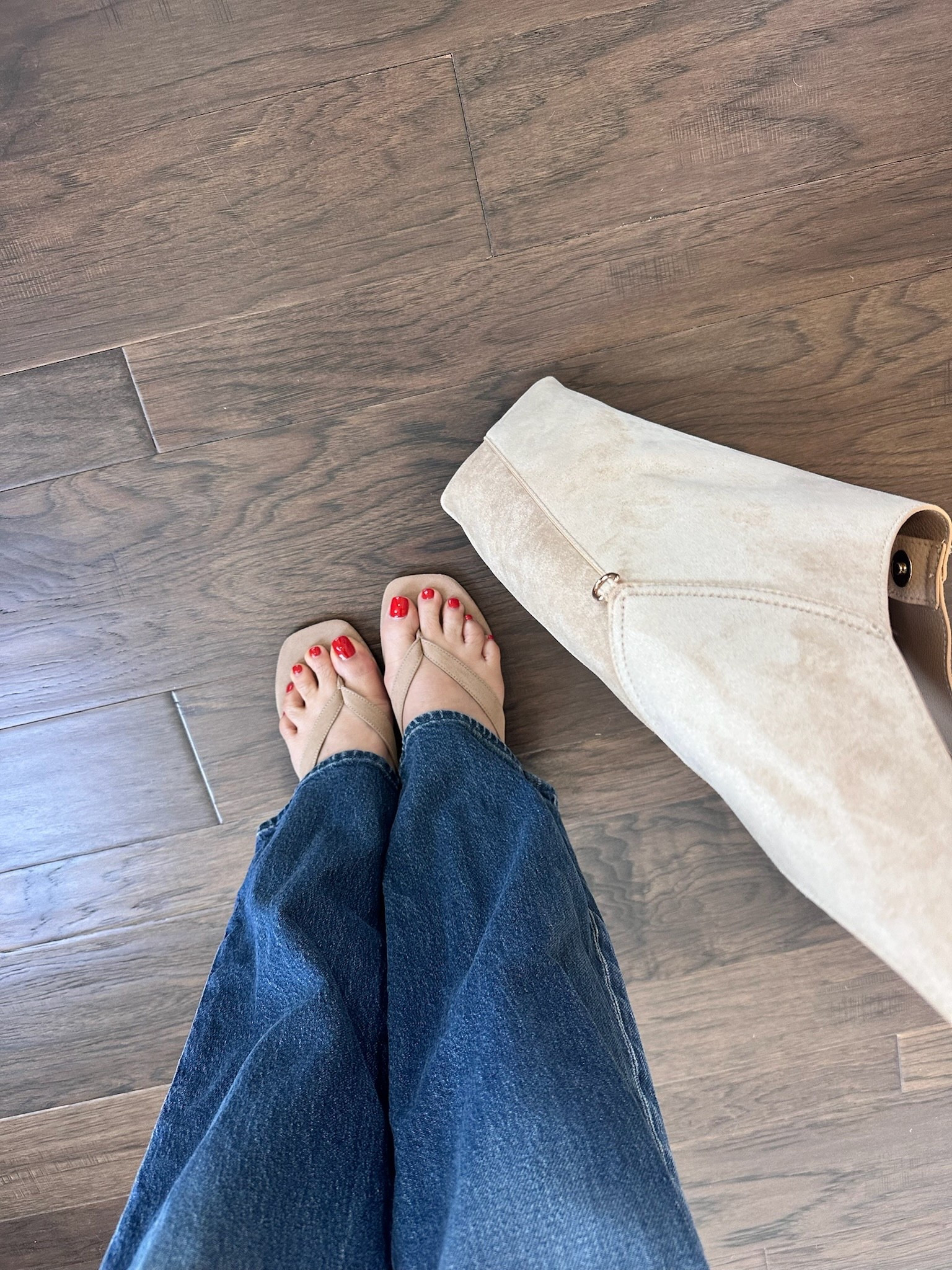 An easy, everyday outfit that proves simple pieces can still feel polished 🤍

I started with a classic black tee from Aritzia (the kind you’ll reach for on repeat), paired with my favorite Mother jeans for that relaxed-but-refined fit. The neutral accessories from Target keep everything feeling light and effortless, and I added a delicate Amazon cross necklace for a subtle finishing touch.

This is one of those real-life outfits that works for everything—errands, lunch, or just wanting to feel put together without overthinking it.

Simple pieces, styled intentionally ✨

#over40style #highlowstyle #everydaystyle #ltkstyle #christianinfluencer

#LTKgrwm #LTKootd #LTKSeasonal