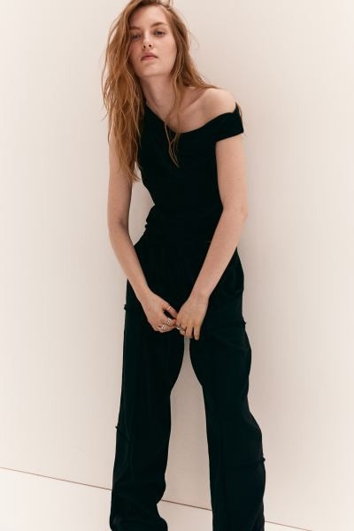 Black | H&M (UK, MY, IN, SG, PH, TW, HK)