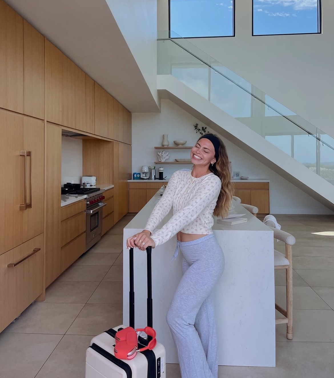 cardigan is cocomccall but linking similar 🤍

#LTKFindsUnder50 #LTKStyleTip #LTKTravel