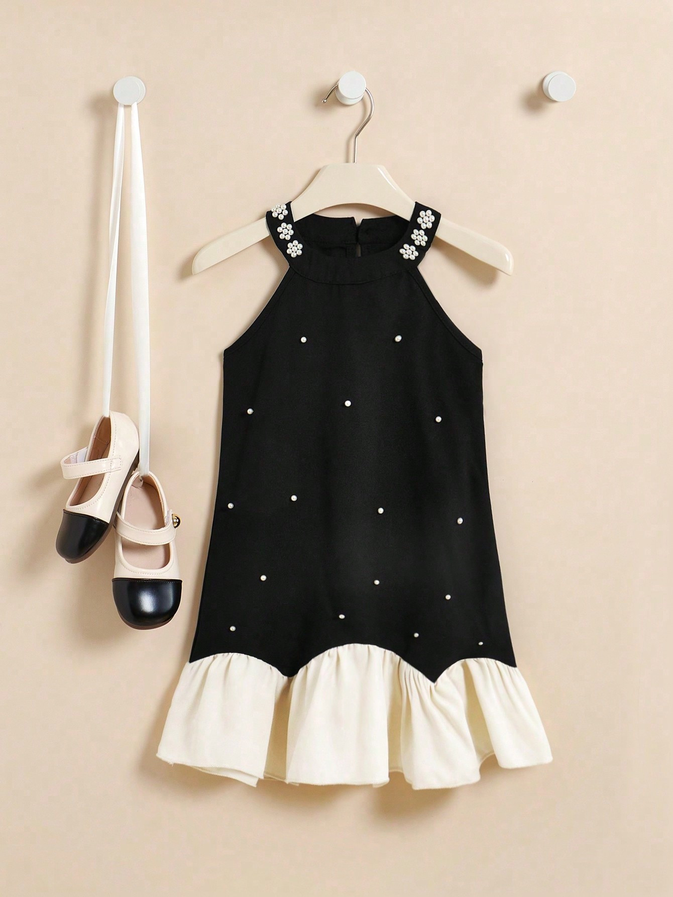 SHEIN Young Girl Wedding Season Floral Girl Dress Ladylike Gentleman Black Beaded Halter Neck Pat... | SHEIN
