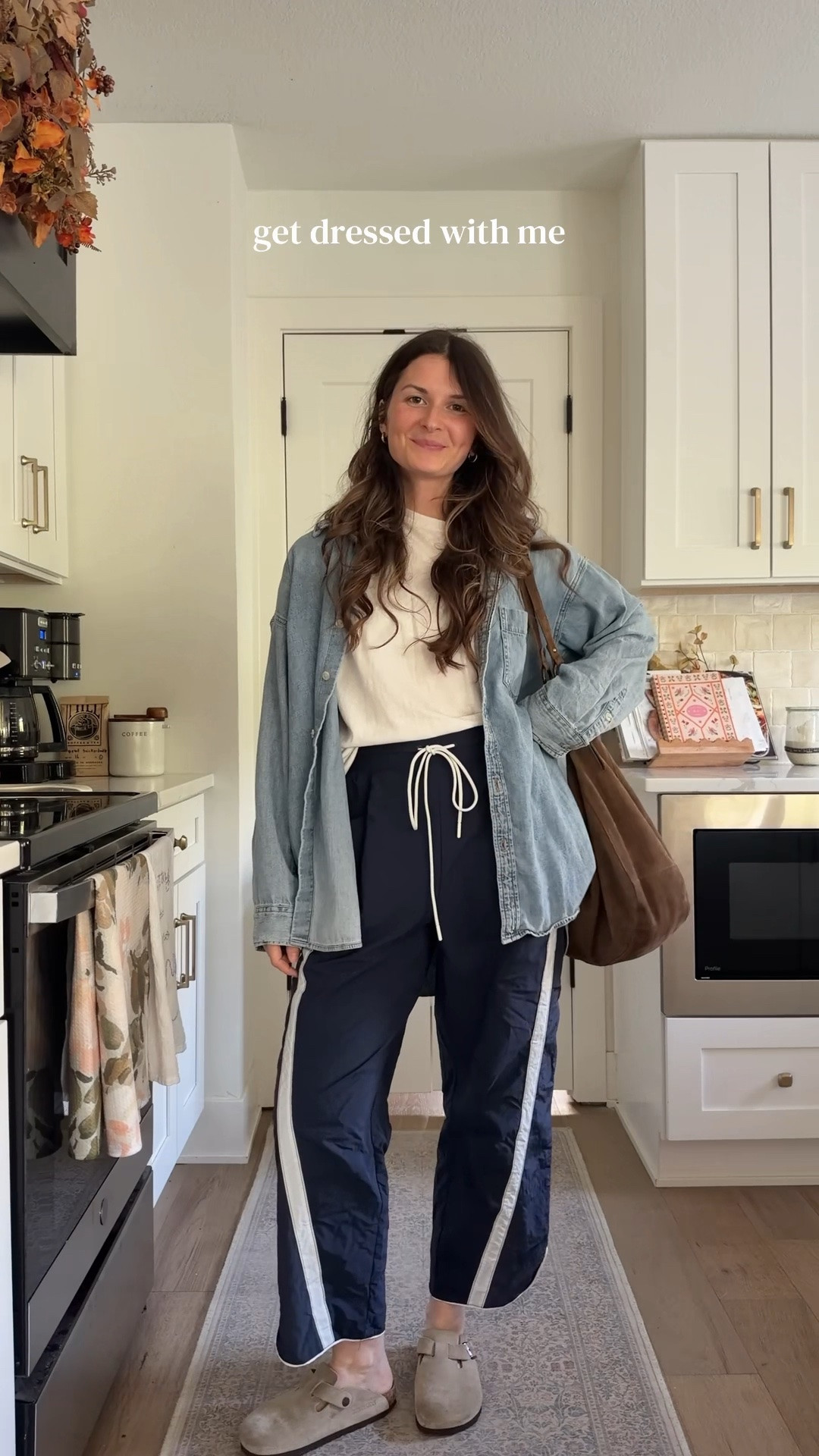 a simple go to outfit! wearing a small in tee and track pants! Medium in button down (sized up for more oversized fit) 

Fall outfit, mom style