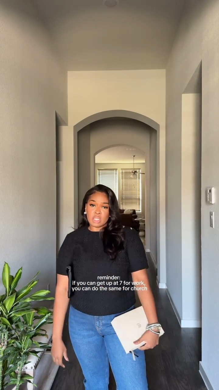 Not me wearing JEANS to church! Don’t tell mom🫠- COMMENT “Sunday” for the outfit deets!🫶🏽🙌🏽

-

#angelfantasm