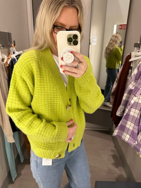 This is the softest cardigan. It’s literally called the “cashmere-like” cardigan. It comes in so many colors. You will absolutely love it. 

#Target #TargetMom #TargetRun #TargetFashion #TargetFall #TargetIsEverything #TargetIsMyFavorite 