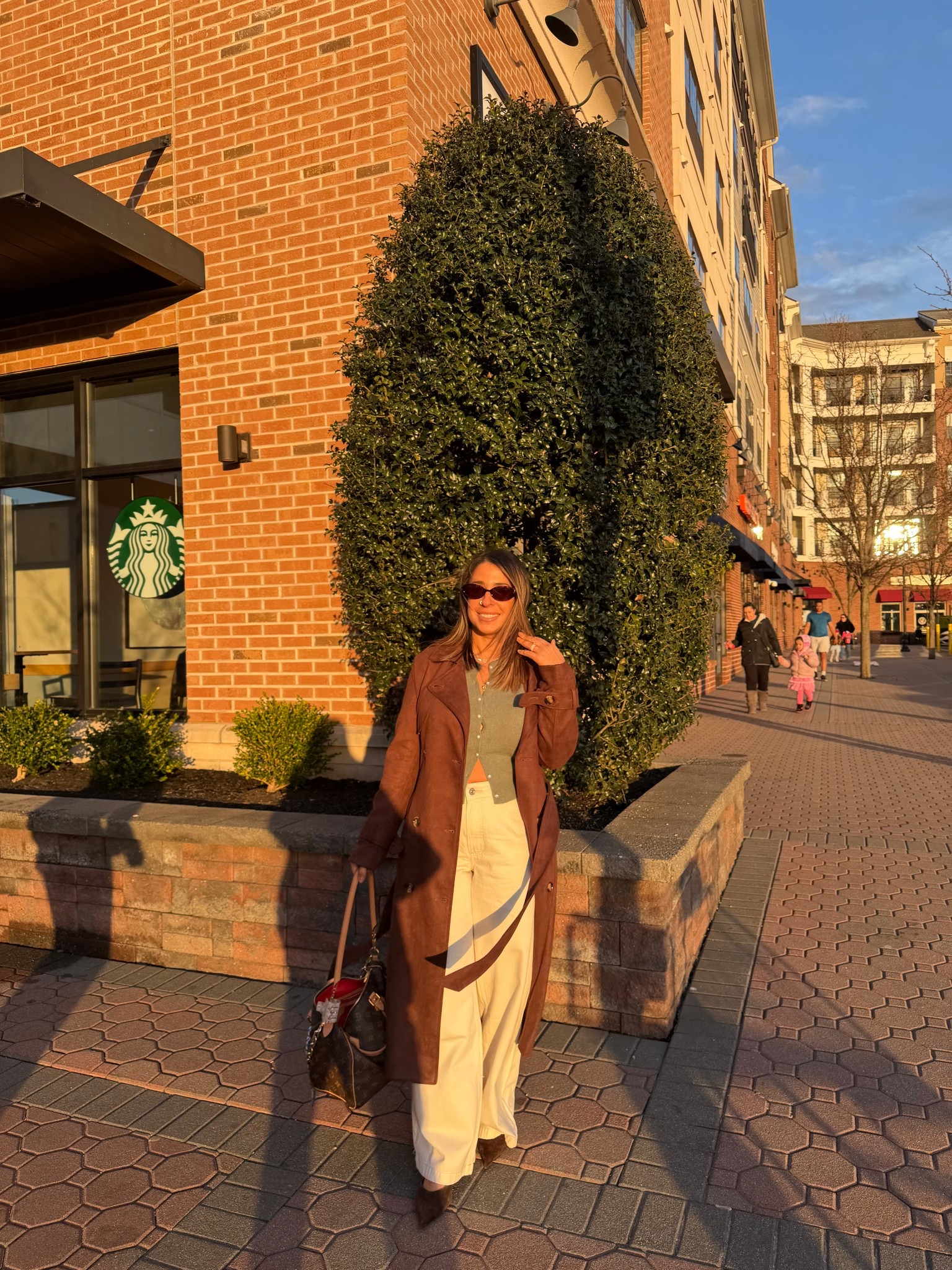 New Abercrombie outfit 
Size 26 curve in denim (I didn’t do short inseam)
And small in cardigan


#LTKPetite #LTKdayinmylife #LTKSaleAlert