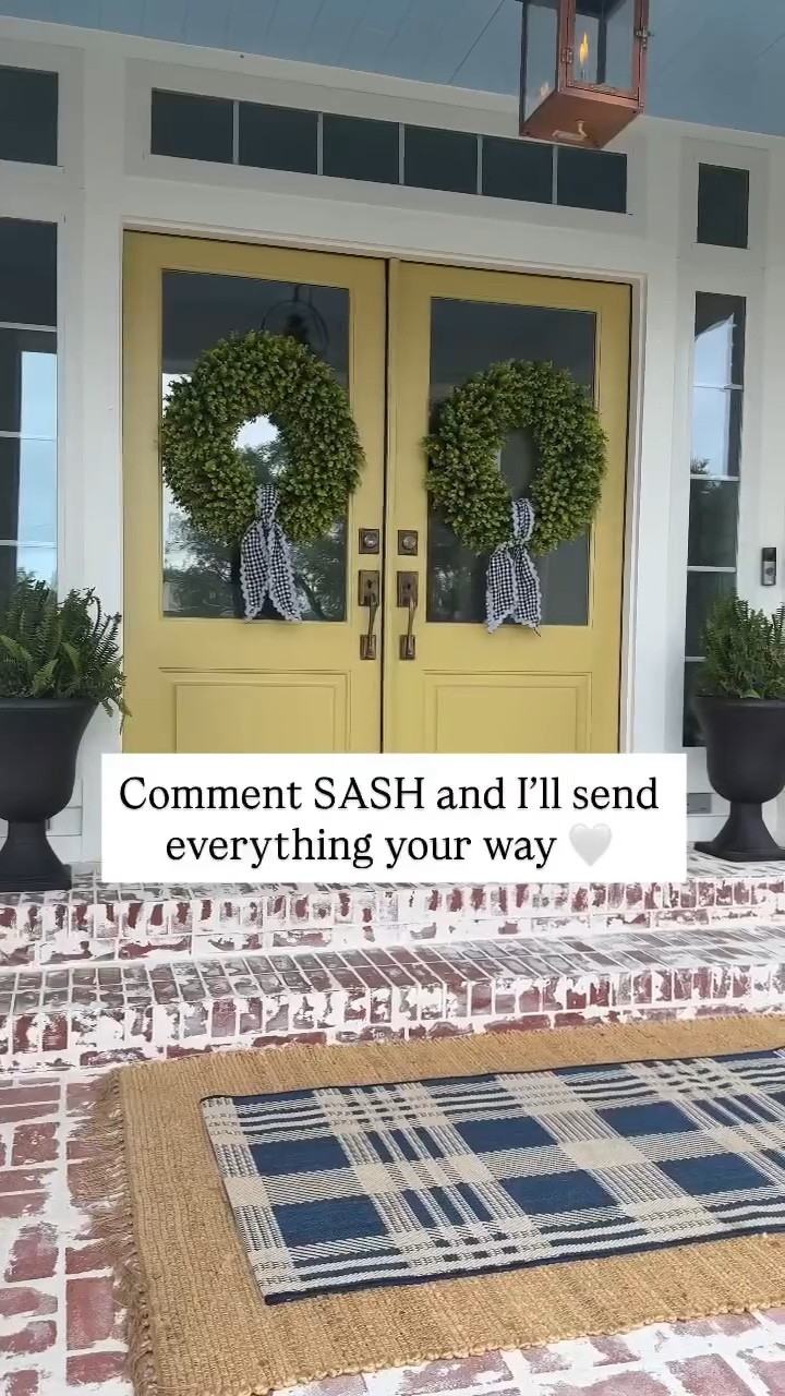 A front door moment that makes the neighbors look twice 🤍
Same wreaths, same door… just a different sash.
The easiest way to completely refresh your porch.

#frontdoorstyle #frontdoorwreath #frontporchdecor #southernstylehome #timelessstyle