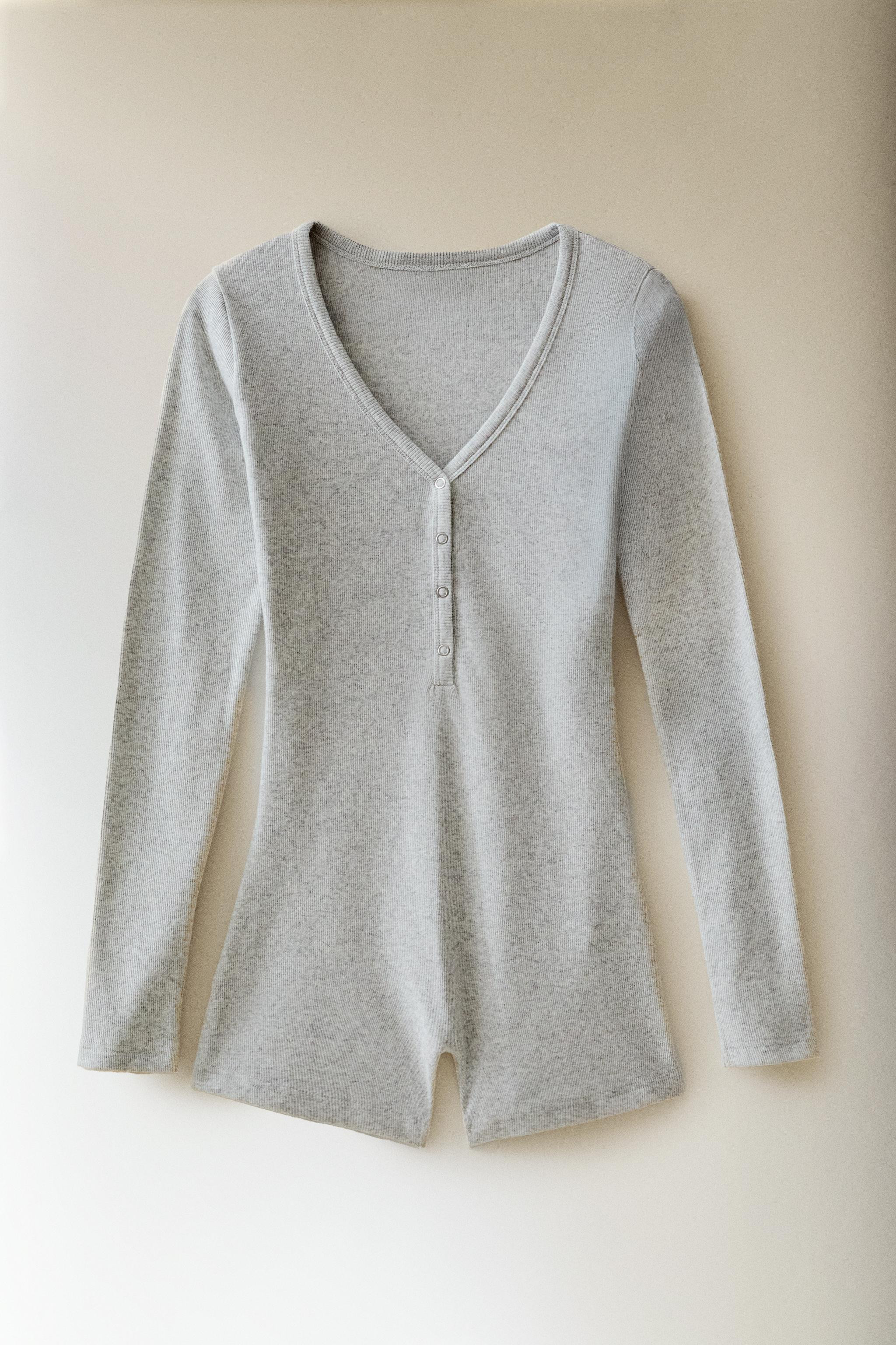 EINFARBIGER GERIPPTER JUMPSUIT | Zara DE