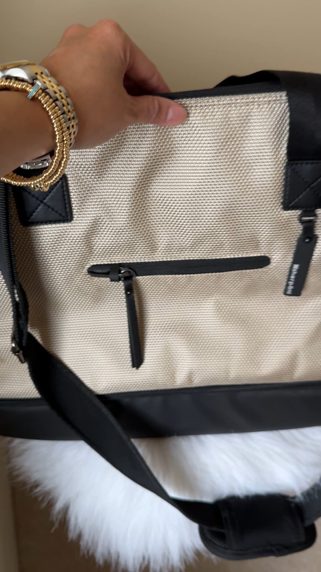 Travel bag. Travel tote. Code HOLIDAY30 for 30% off. #ad #sponsored
I love the stylish look and functional details. Sustainable brand, lightweight, water resistant, machine washable.


#LTKTravel #LTKOver40 #LTKGiftGuide