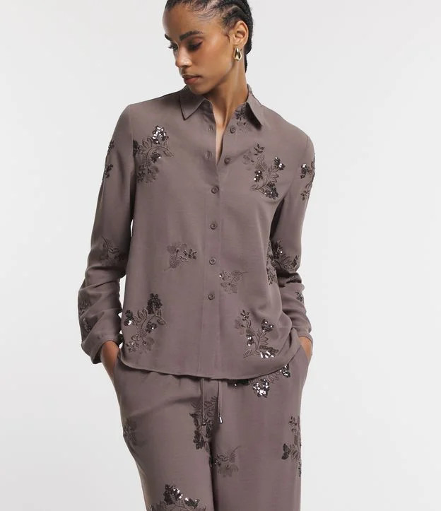 Camisa Manga Longa com Bordado Floral e Paetês Marrom | Renner (BR)