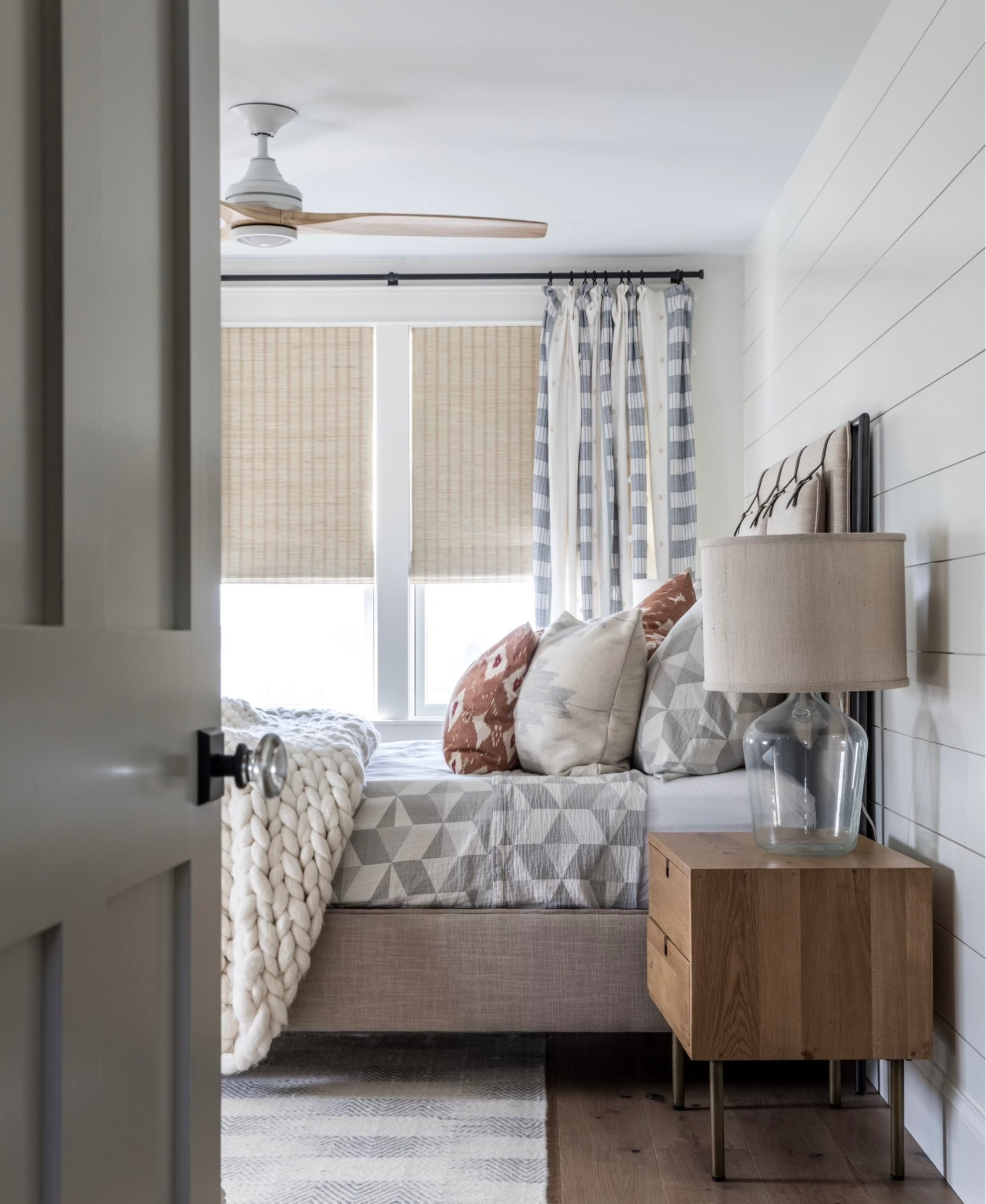 What does your Monday routine consist of? Linked are some items used in this bedroom✨

#LTKhome #LTKFind #LTKfamily