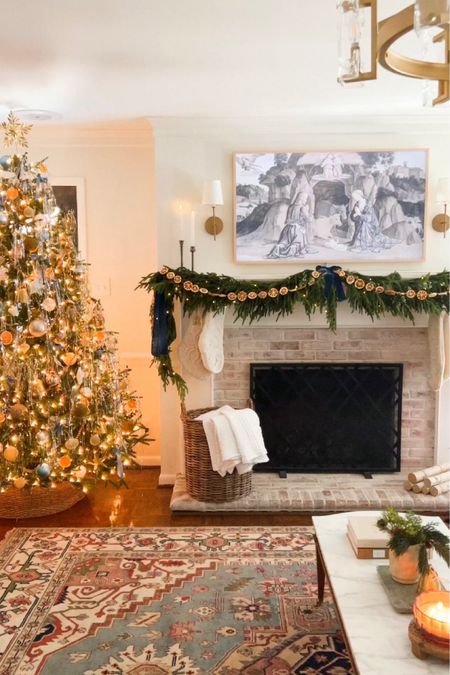 Christmas 2022❤️

#christmasdecor #livingroomdecor #holidayhome #christmastree #mantlr 

#LTKsalealert #LTKHoliday #LTKSeasonal