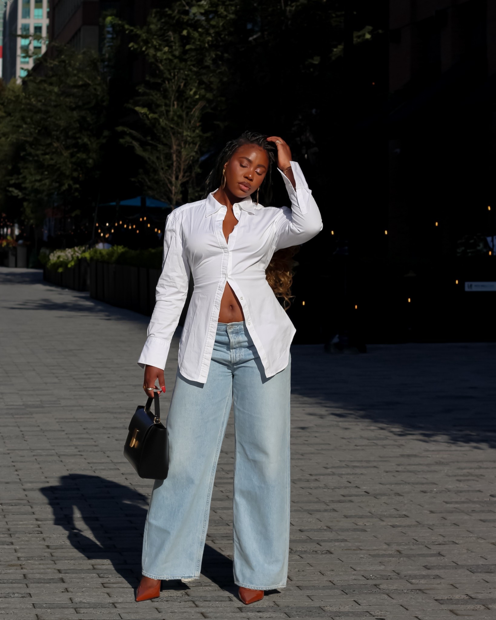 The thing about a good capsule wardrobe is that it will always be versatile! Here’s how I’m styling a classic whit button down and a good pair of jeans for fall transition season 🍂

#LTKItBag #LTKSeasonal #LTKStyleTip