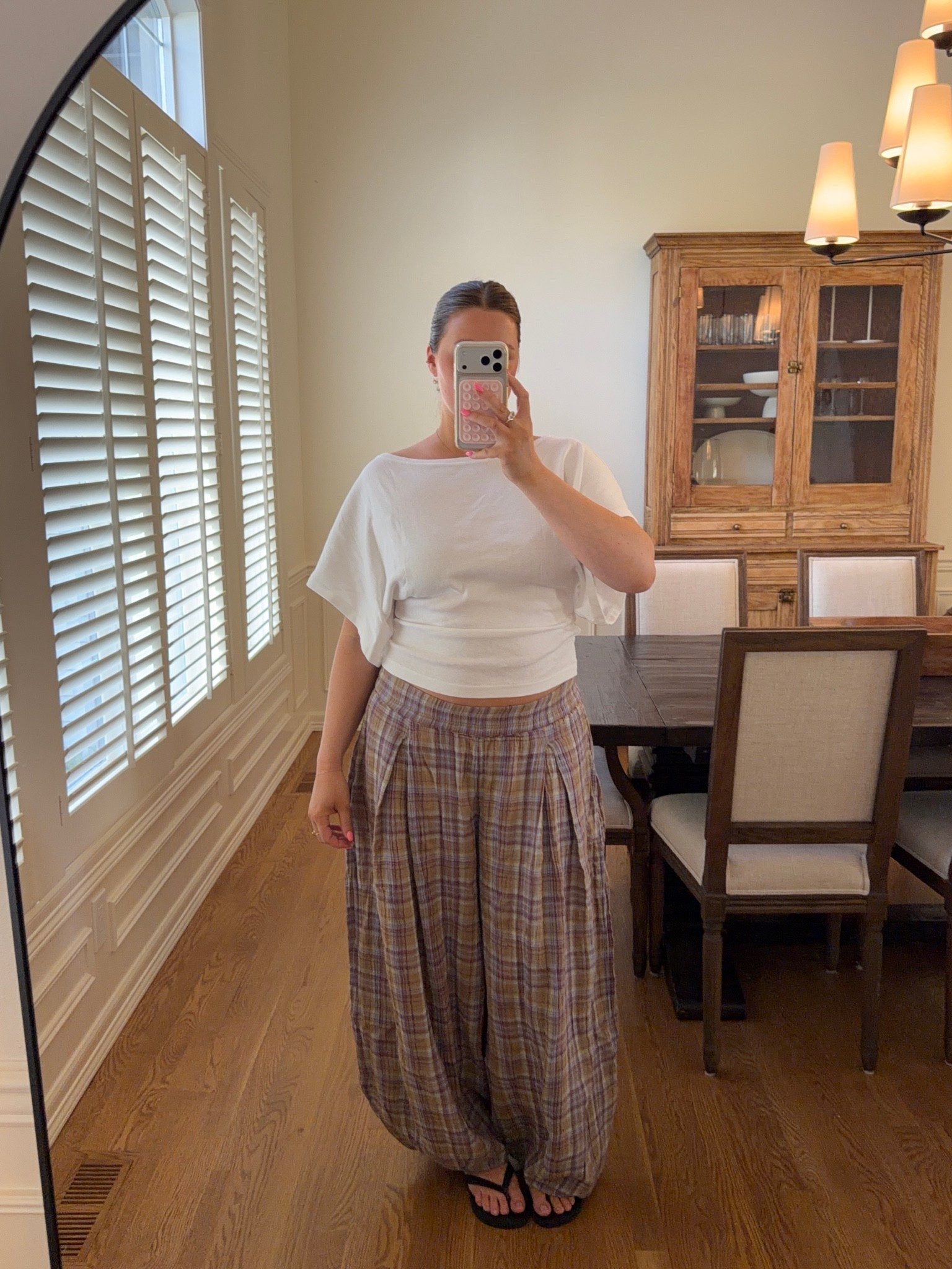Large in cargo pants, medium in tops and plaid balloon pants I love these for summer super lightweight! Tees are like a true cotton but I love these boat neck wide neck it’s super chic with the tighter waist.

#bresheppard #freepeople #flipflops #havaianas #summerstyle #fallstyle #momstyle

#LTKootd #LTKgrwm