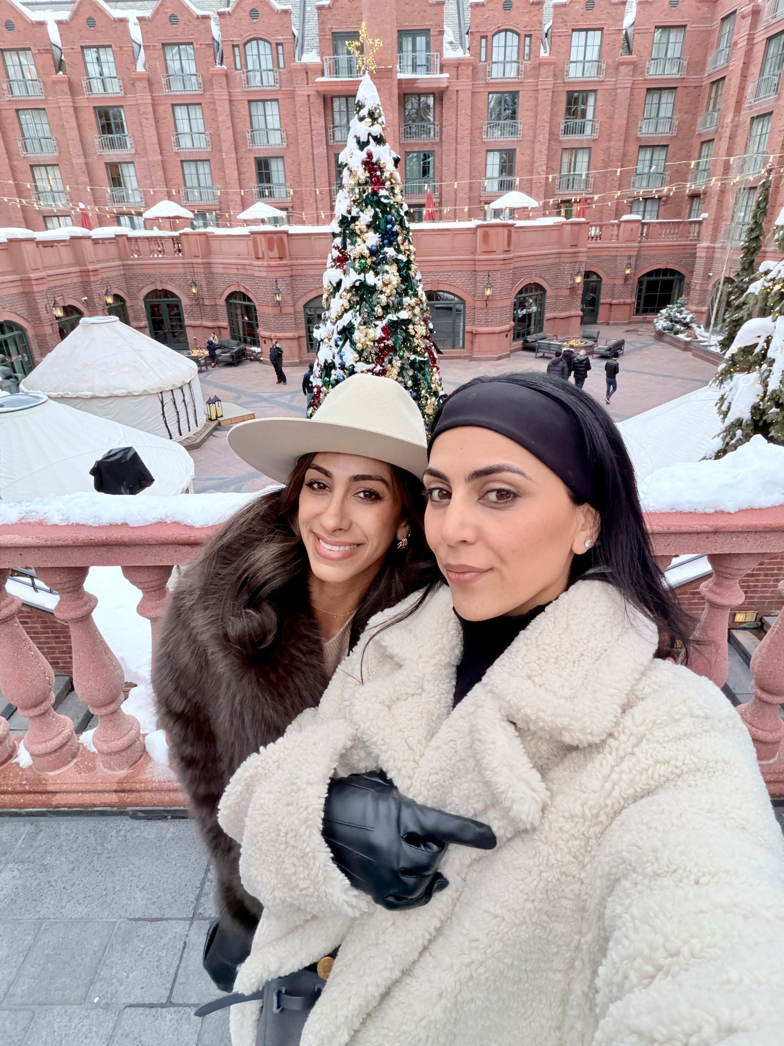 All the makeup I use during the day 
Base, tart eye balm, sunscreen + sake tinted spf
Kosas under eye corrector and concealer 
Inner eye lid black pencil + dibs mascara 
Dibs bronzer and blush stick 
Saie lip liner + gloss 


Non toxic makeup 
No makeup look 
Saie beauty 
Kosas makeup 

#LTKmomlife #LTKSeasonal #LTKBeauty