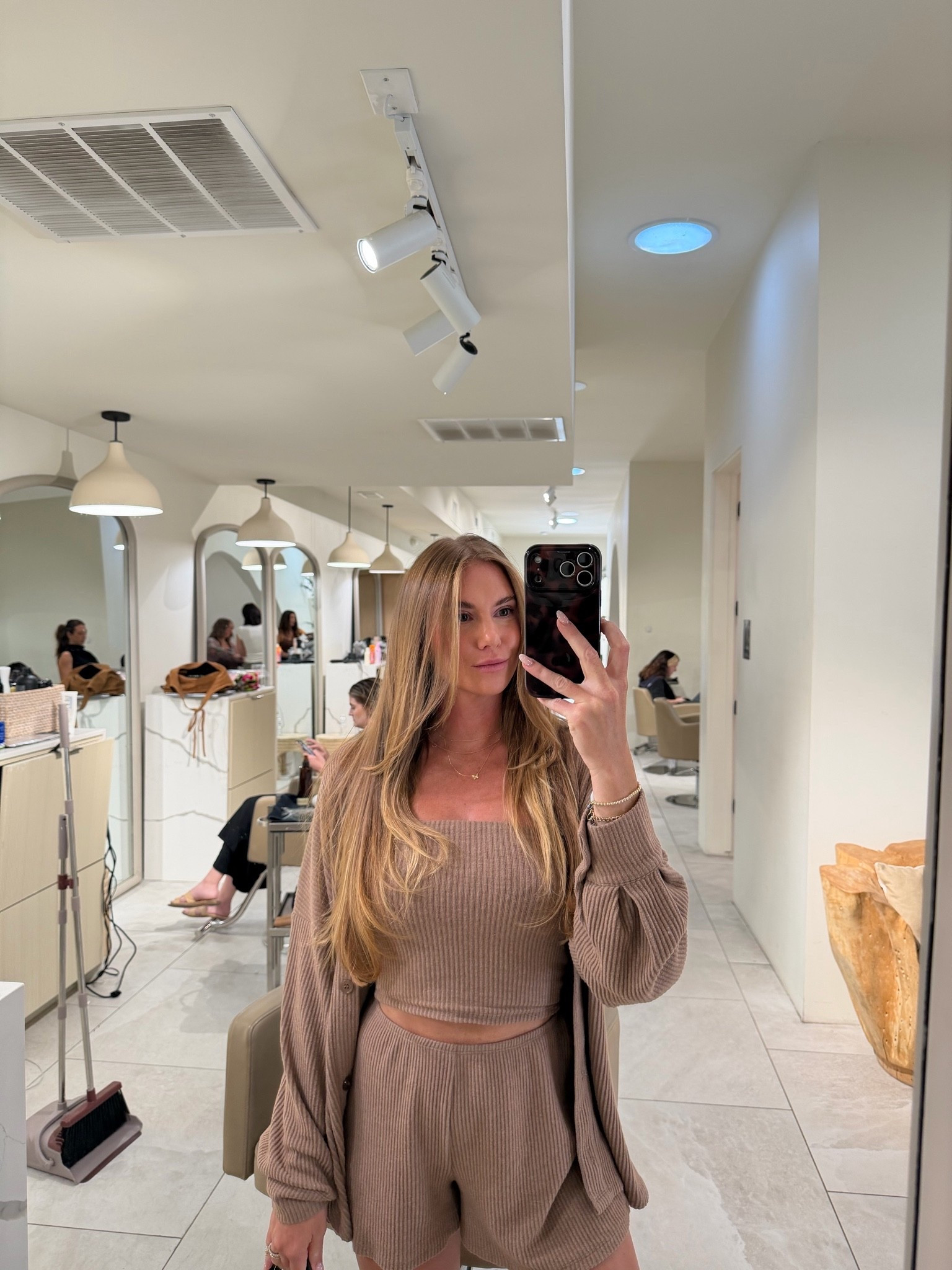 Postpartum hair care I’ve been loving

#LTKmomlife #LTKBeauty