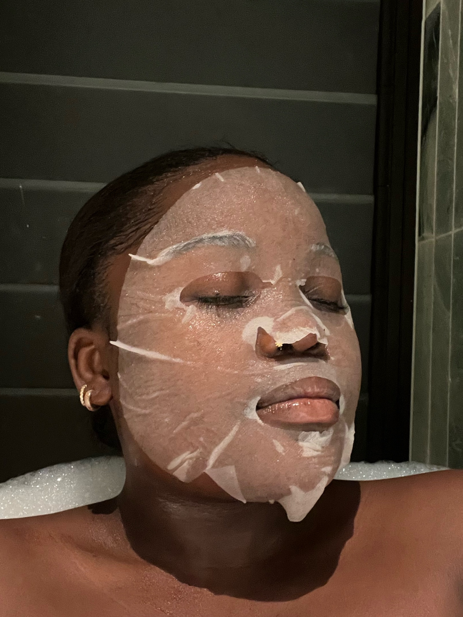 my sensitive skincare routine! Sometimes my skin needs a little extra care and this is what I do when it’s reacting to something or is a bit more sensitive than usual! Full video here 

https://youtu.be/qTlr8Xz1S7I?si=HwLYadhc6bNaqfMF

#skincare 