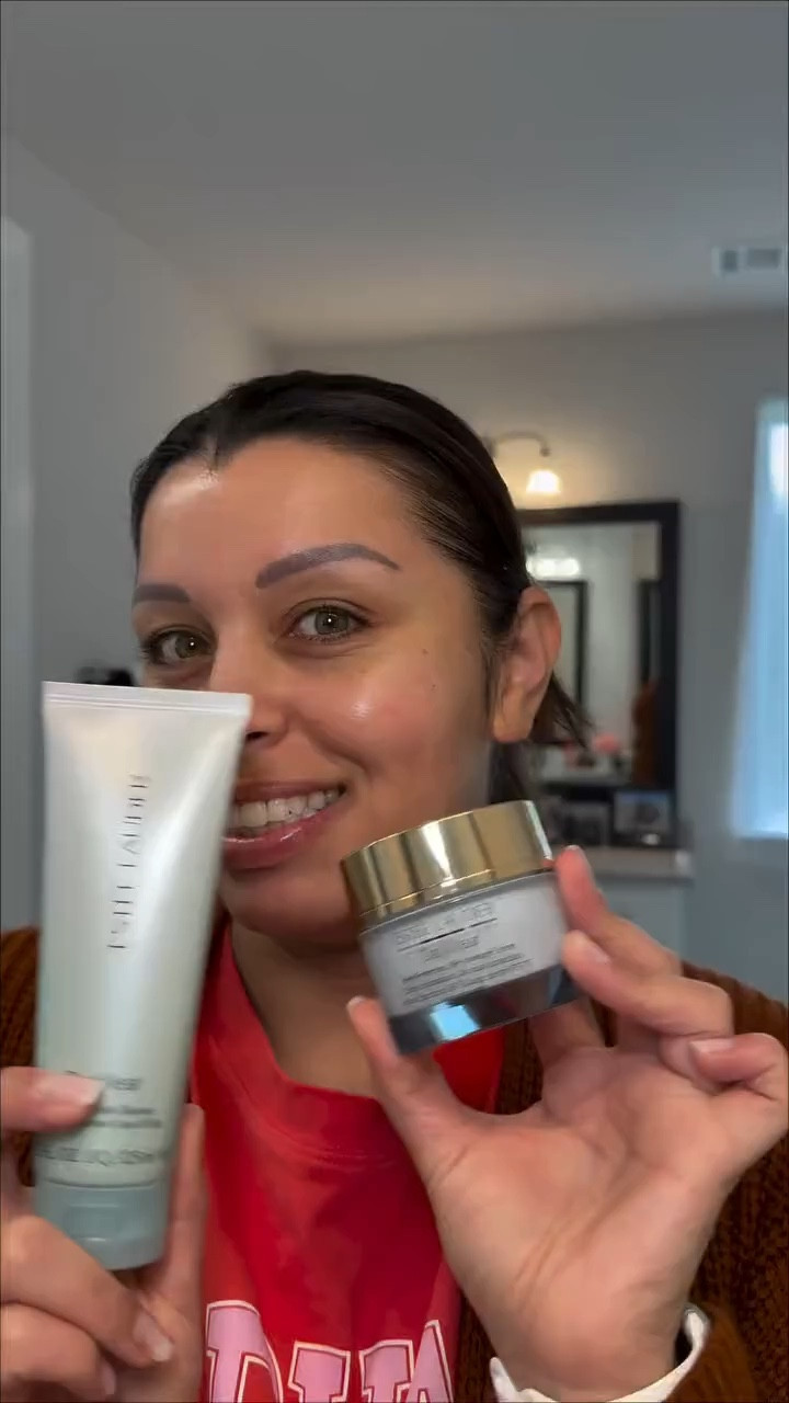 Obsessed with my glow lately ✨🩵 
I’ve been using the @esteelauder @communityxseen DayWear Glow Boost Jelly Cleanser + the DayWear Multi-Protection Anti-Oxidant 24H Hydration Crème, and my skin feels so clean, hydrated, and radiant all day! 

#EsteeLauder #giftedbyesteelauder #daywear #communityxseen #ad

#LTKselfcare #LTKBeauty #LTKOver40
