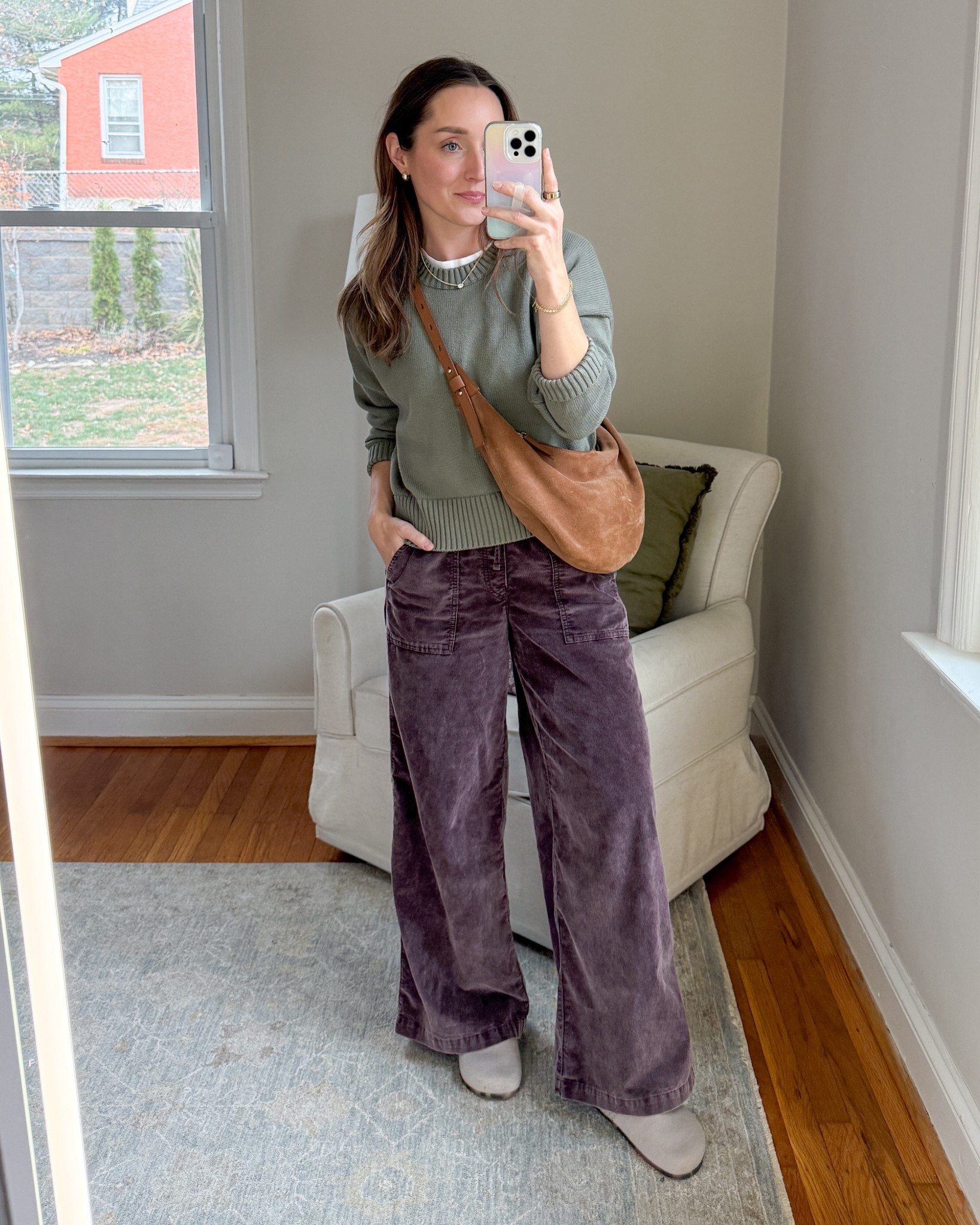 Top post of 2025! If you can snag these pants while they’re on clearance, definitely grab them. They are so comfortable and I always get asked about them in public. Wearing size XS.