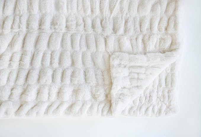 Minky Couture Hugs Blanket - Extra Plush Blanket for Premium Gifting - Stretchy Bubbled Cozy Thro... | Amazon (US)