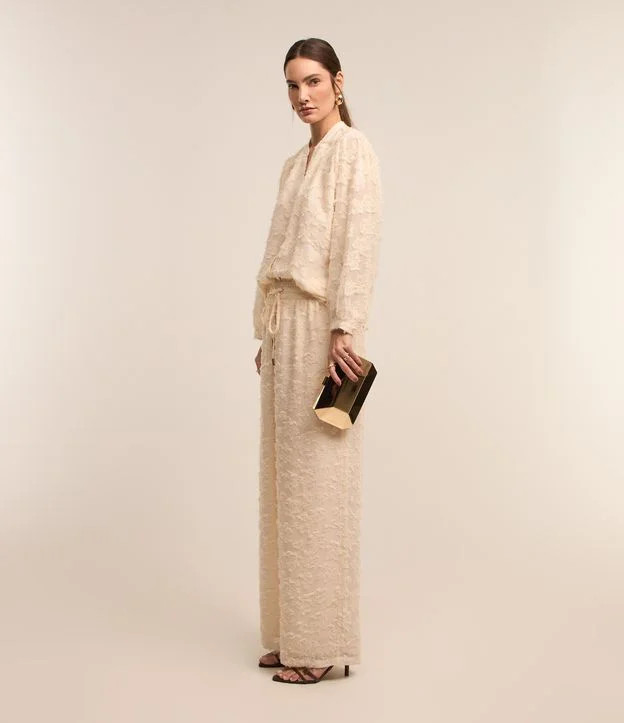Calça Reta em Chiffon com Amarração no Cós e Texturas Off White - Lojas Renner | Renner (BR)