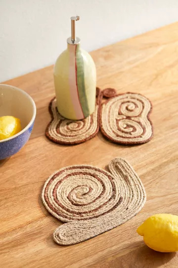 Seagrass Icon Trivet | Urban Outfitters (US and RoW)