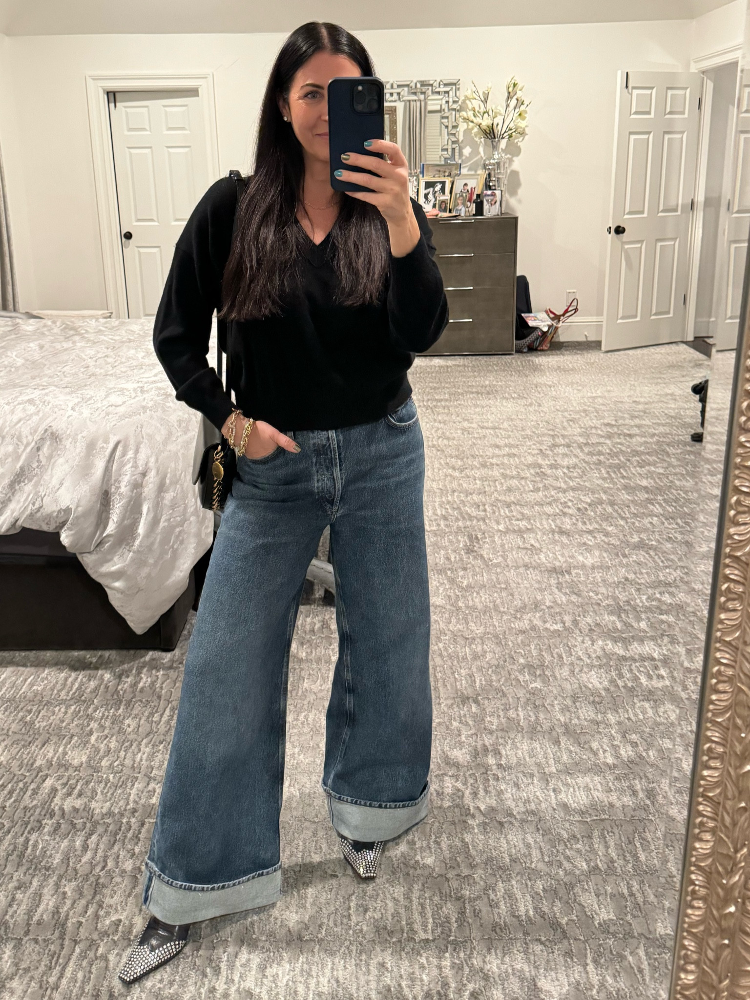 Agolde denim, cashmere sweater, khaite boots and Stella bag 💋

#LTKSeasonal #LTKMostLoved #LTKstyletip