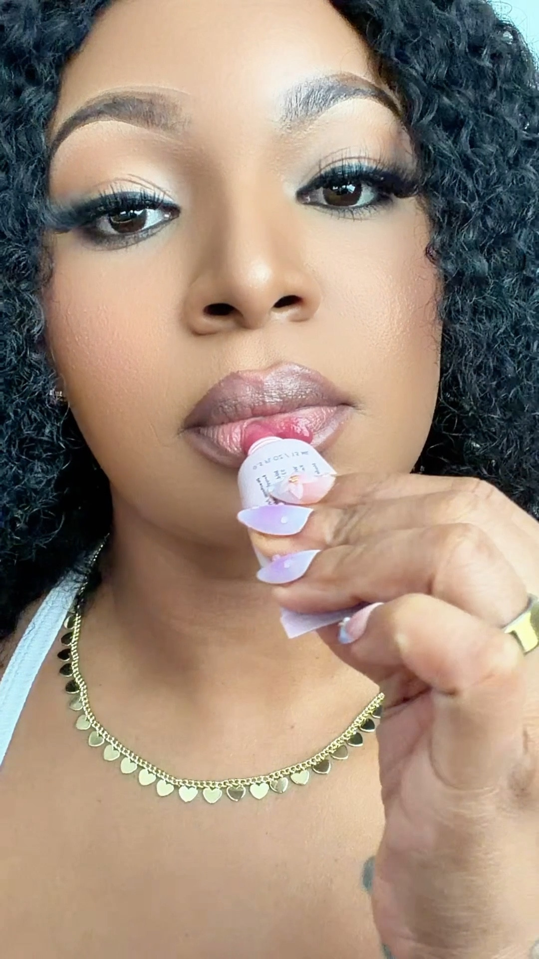 Glaze Donut is THAT girl 🍩✨
This Truly lip gloss is giving juicy, glossy, high-shine without feeling sticky… and the shine?? insane. Perfect for everyday or layering over your favorite lip combo 🤍

#trulylipgloss #lipglossaddict #glossylips # #beautyfinds #lipcombo #makeupessentials