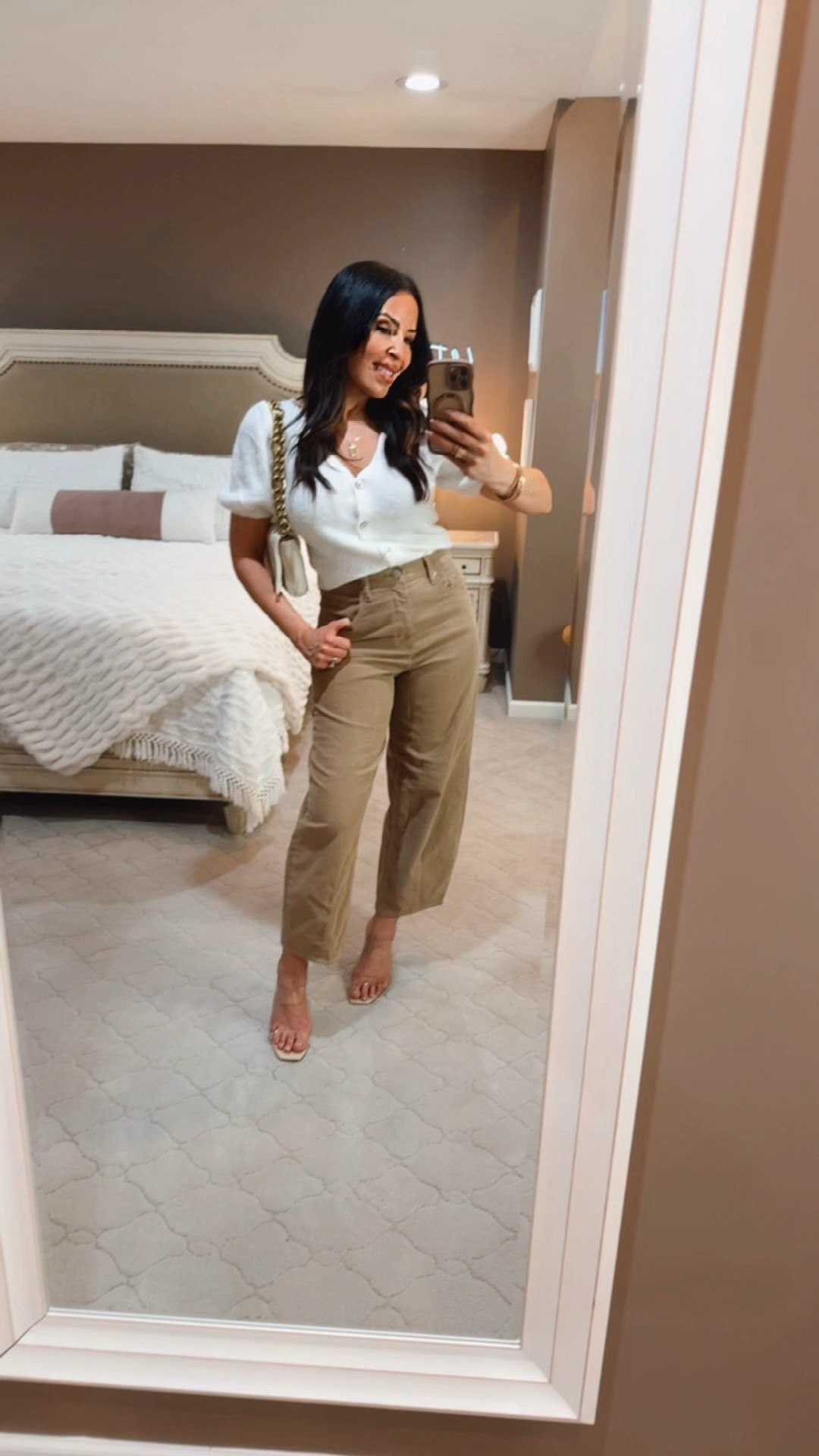Target’s new arrivals are basically designer dupes! ✨ Found the perfect transitional look to take you from winter to spring. These barrel pants and this knit cardigan are a match made in heaven—chic, high-end vibes for a fraction of the price!
Don’t wait for it to sell out—click the link in my bio to shop the look now! 🛒
#TargetFinds #QuietLuxury #targetstyle #mytargetstyle #SpringWardrobe #OldMoneyStyle #TargetFashion #TransitionalStyle

#LTKOver40