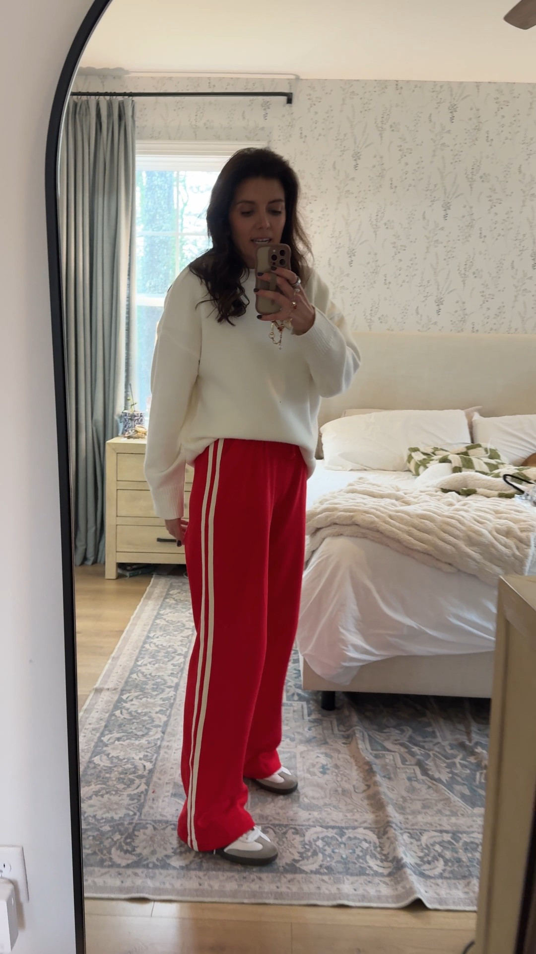 High waisted wide leg sweatpants! So cozy for cool mom winter outfits! 40% off! I wear a size small tall. 

#LTKSaleAlert #LTKFindsUnder50 #LTKOver40