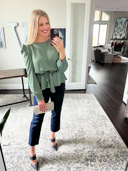 Date Night Outfit

Amazon find  Amazon top  Puff sleeve top  Pointed toe miles  fashion guide  Fashion inspo  Seasonal  Work outfit 

#LTKover40 #LTKworkwear #LTKstyletip